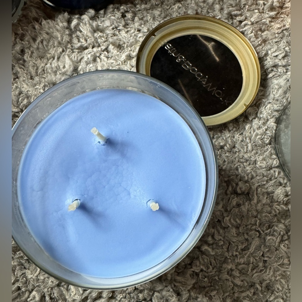 Bath & body works Surf Shop 3 wick candle - Picture 2 of 3